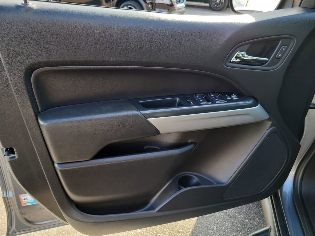 2022 Chevrolet Colorado LT photo 11