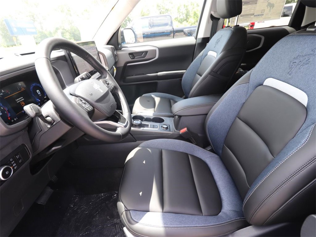 2025 Ford Bronco Sport Outer Banks photo 2