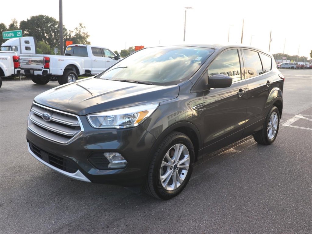 2019 Ford Escape SE photo 3