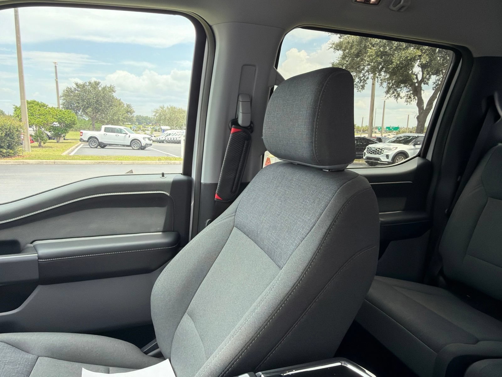 2025 Ford F-150 XLT - Photo 11