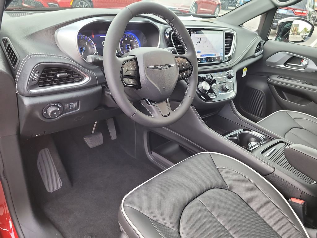 2026 Chrysler Pacifica Limited photo 23