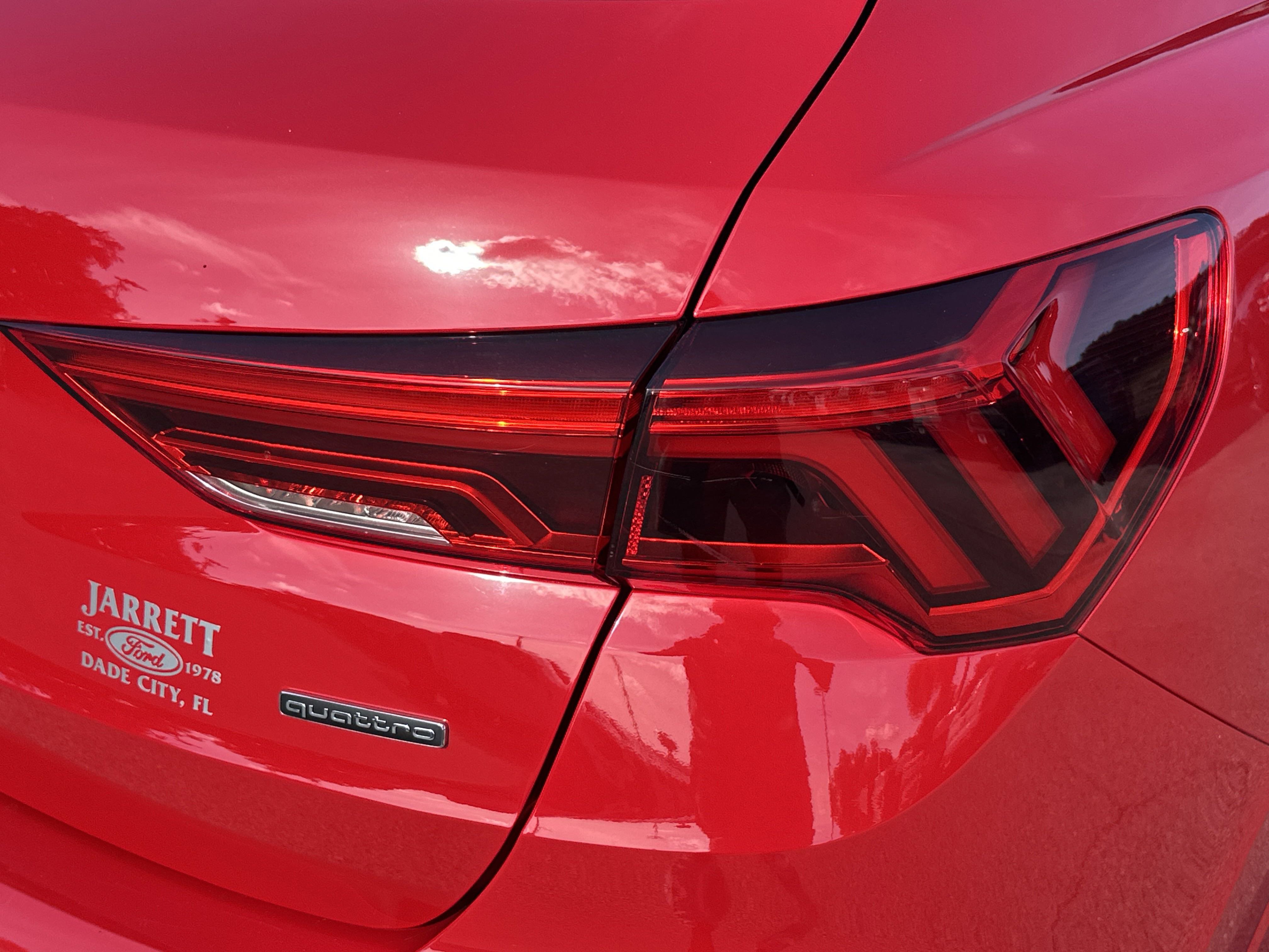 2024 Audi Q3 S line Premium photo 3