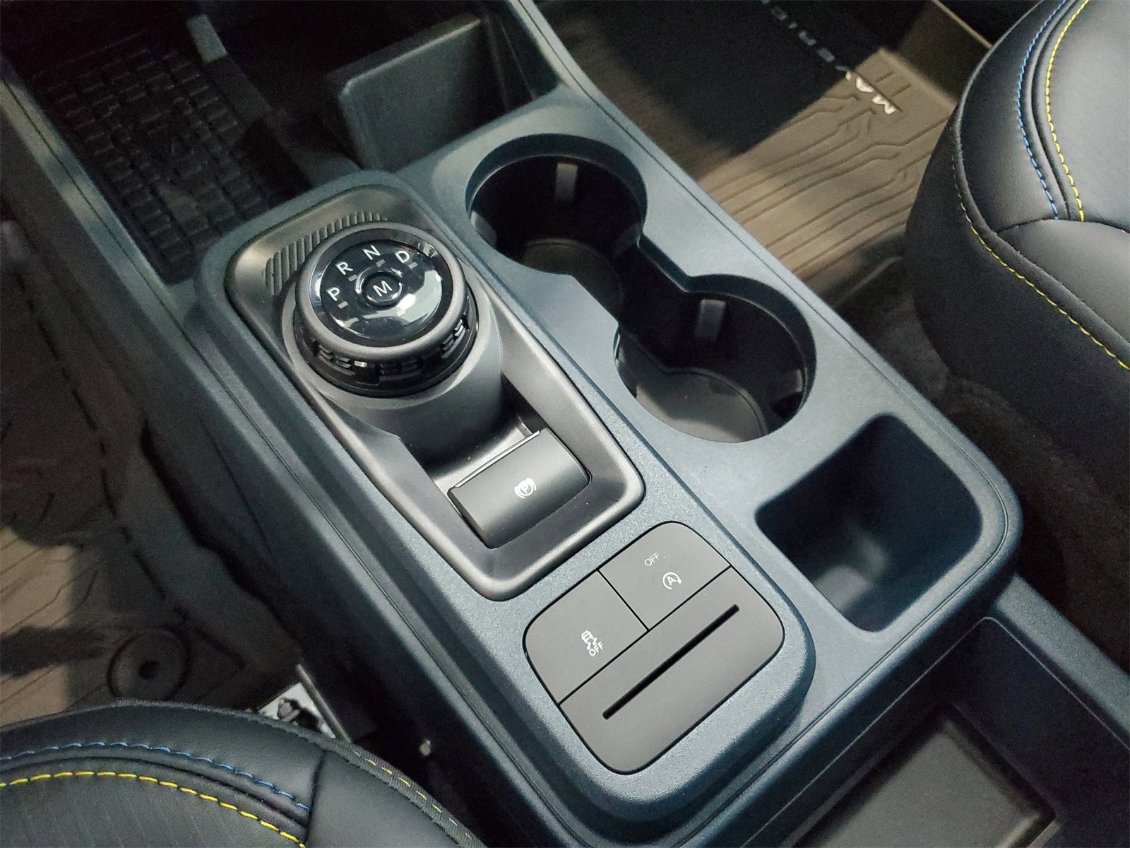 2025 Ford Maverick photo 16