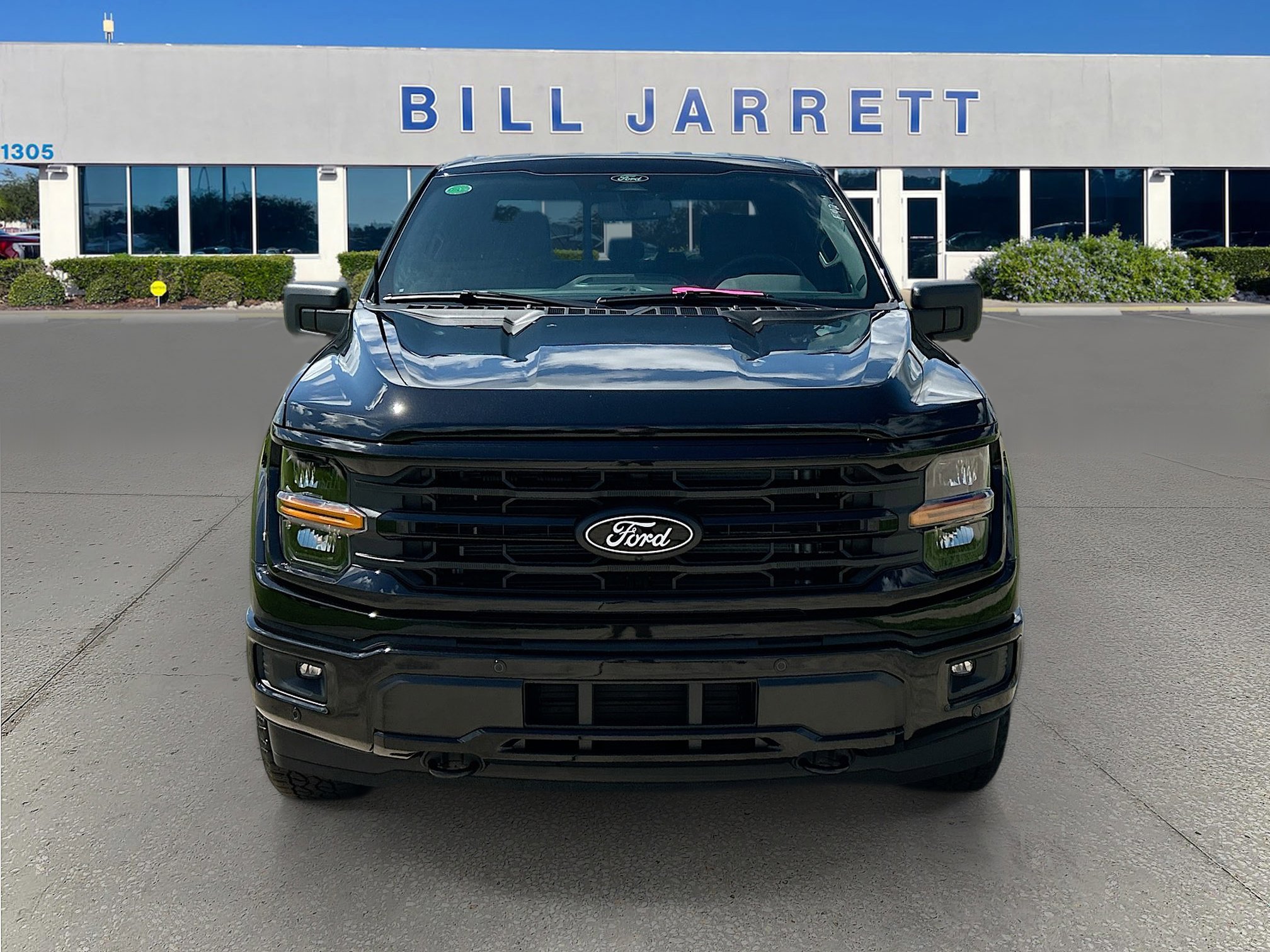 2025 Ford F-150 XLT photo 2
