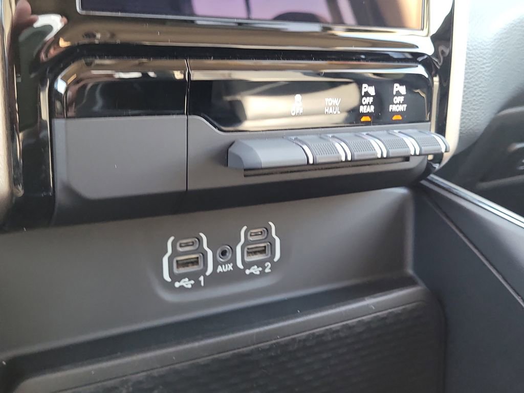 2020 Ram 1500 Laramie photo 21