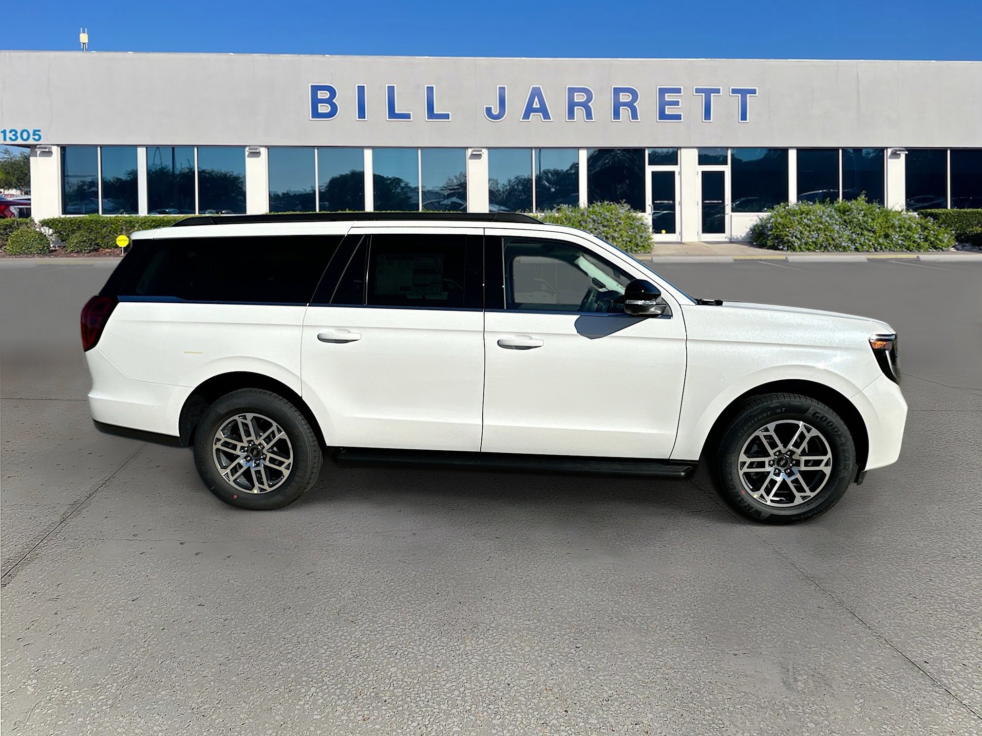 2025 Ford Expedition MAX photo 3