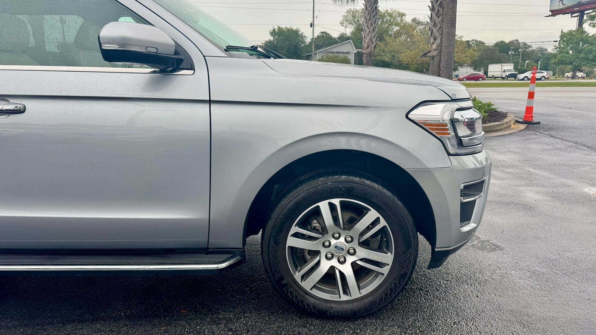 2023 Ford Expedition MAX Limited photo 3