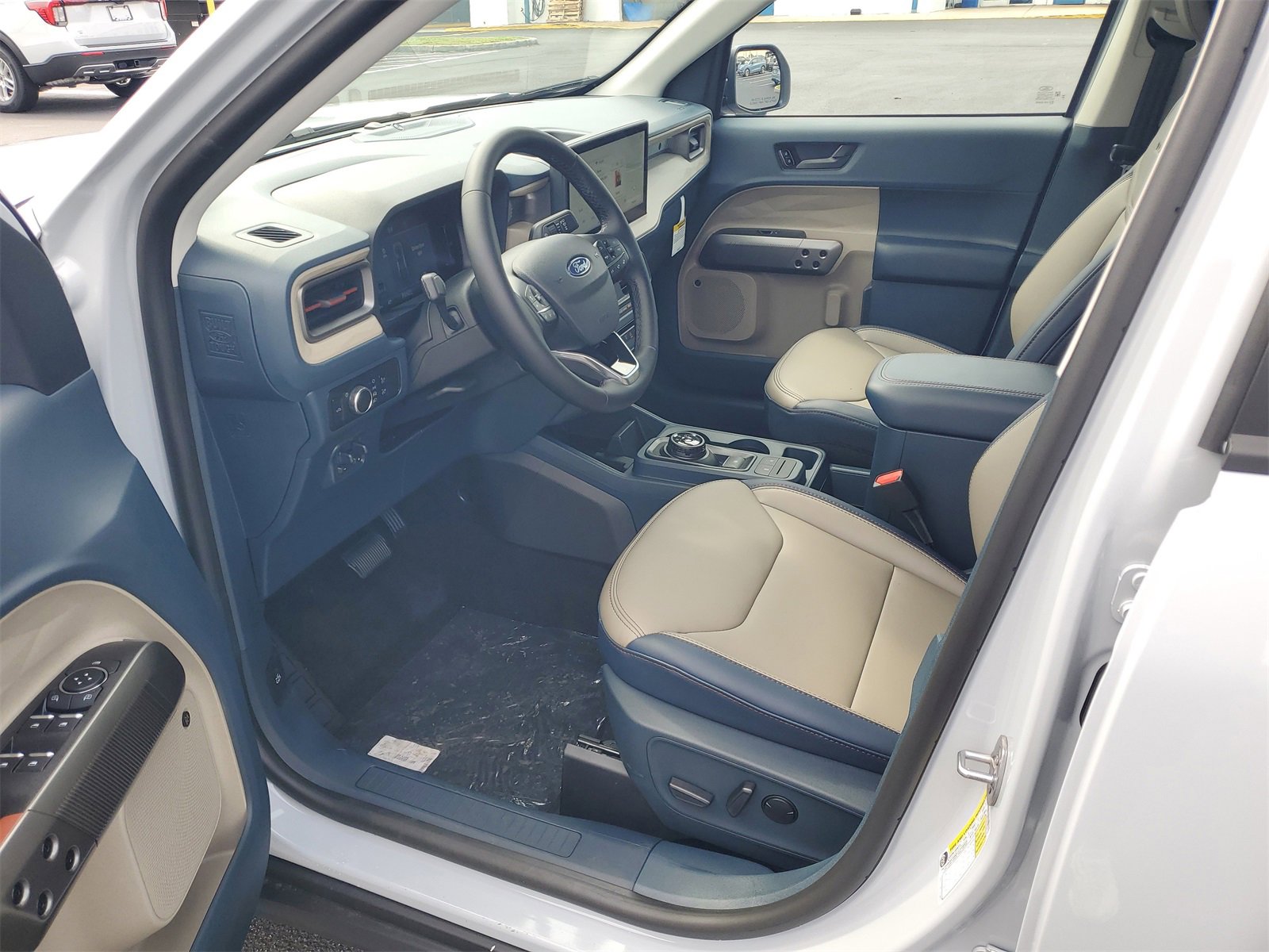 2025 Ford Maverick Lariat photo 10