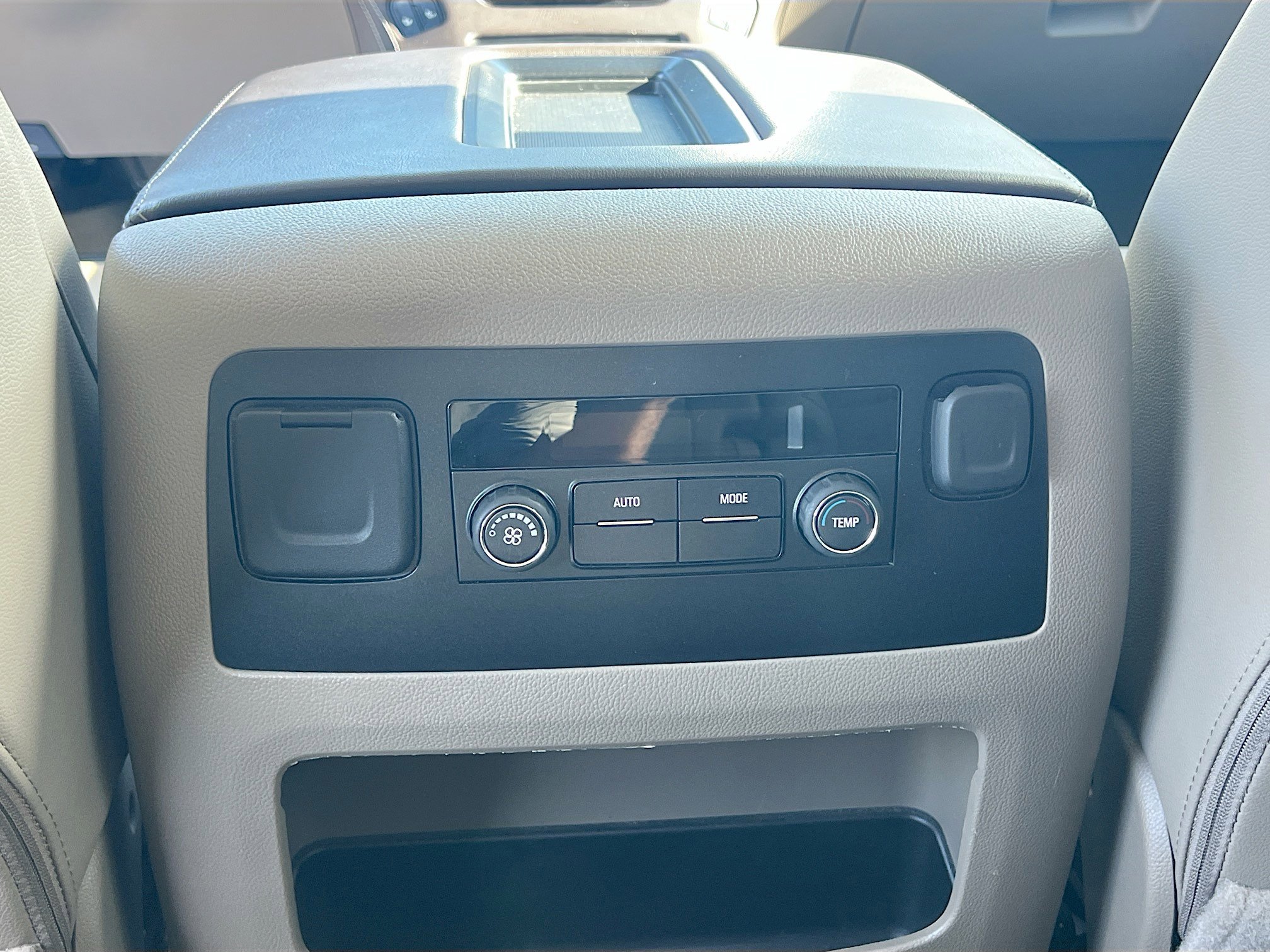 2019 Chevrolet Tahoe LT photo 25
