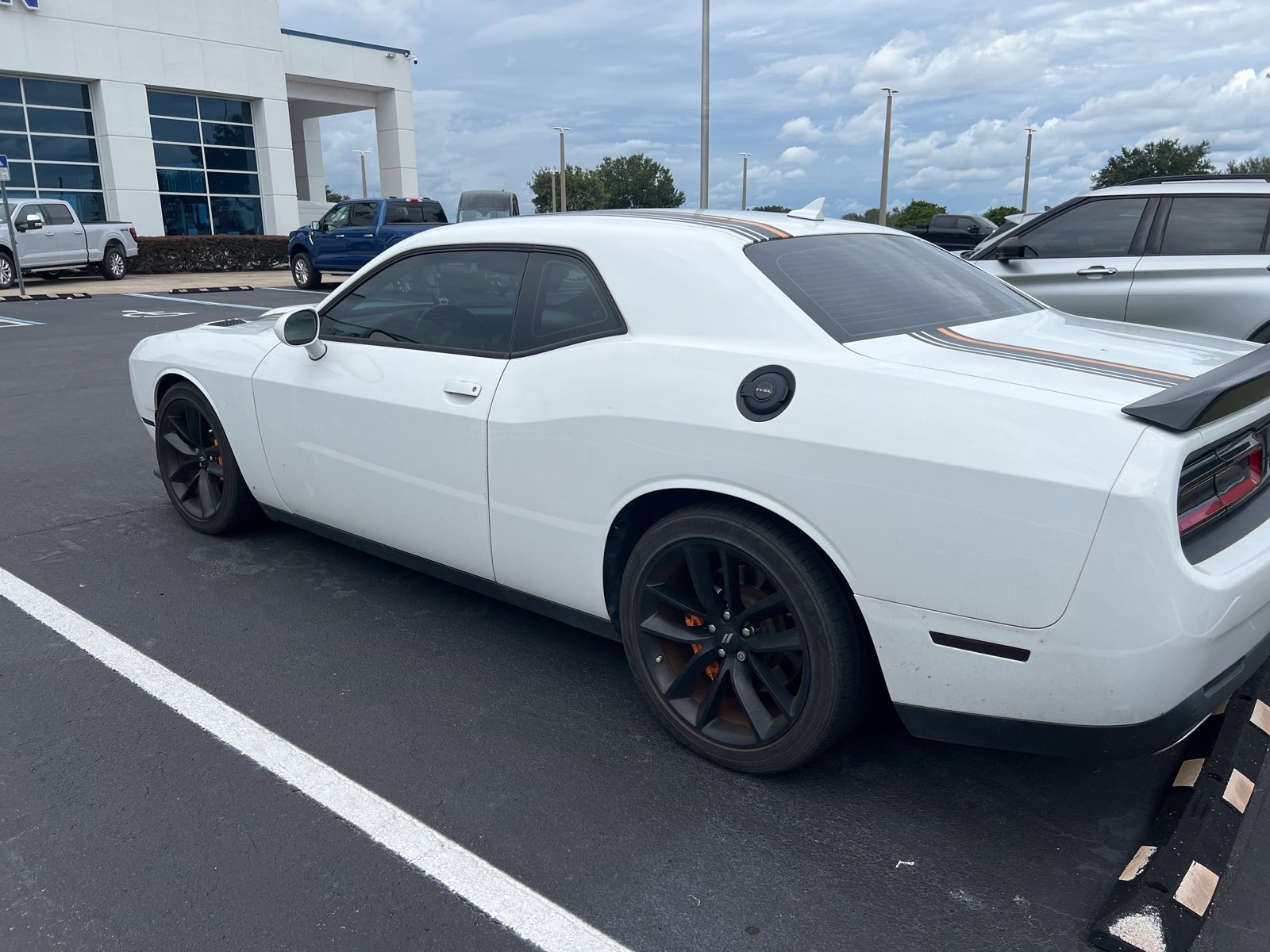 2023 Dodge Challenger GT photo 3