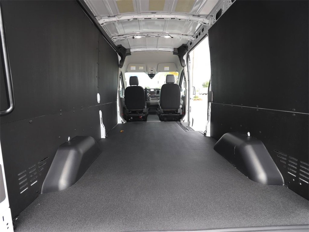 2025 Ford Transit Cargo Van photo 4