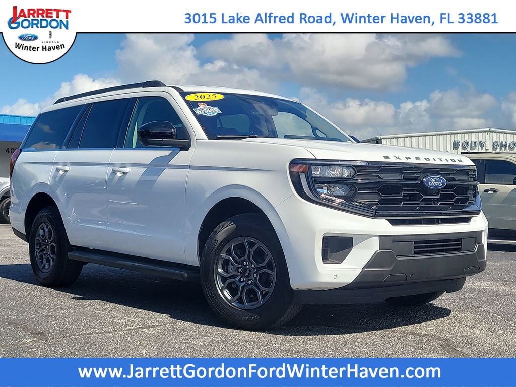 2025 Ford Expedition Active's photo