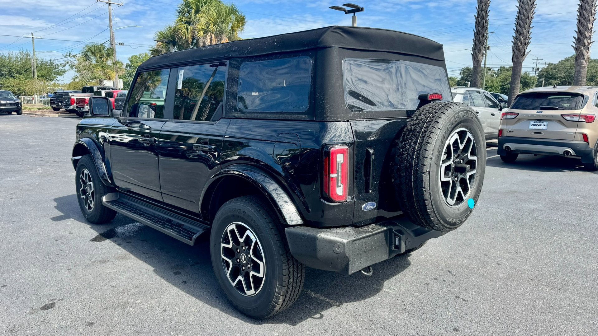 2025 Ford Bronco Outer Banks photo 7