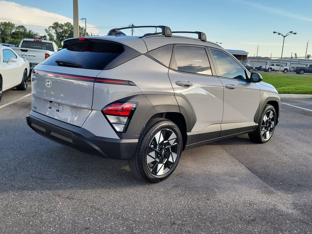 2025 Hyundai Kona SEL photo 3