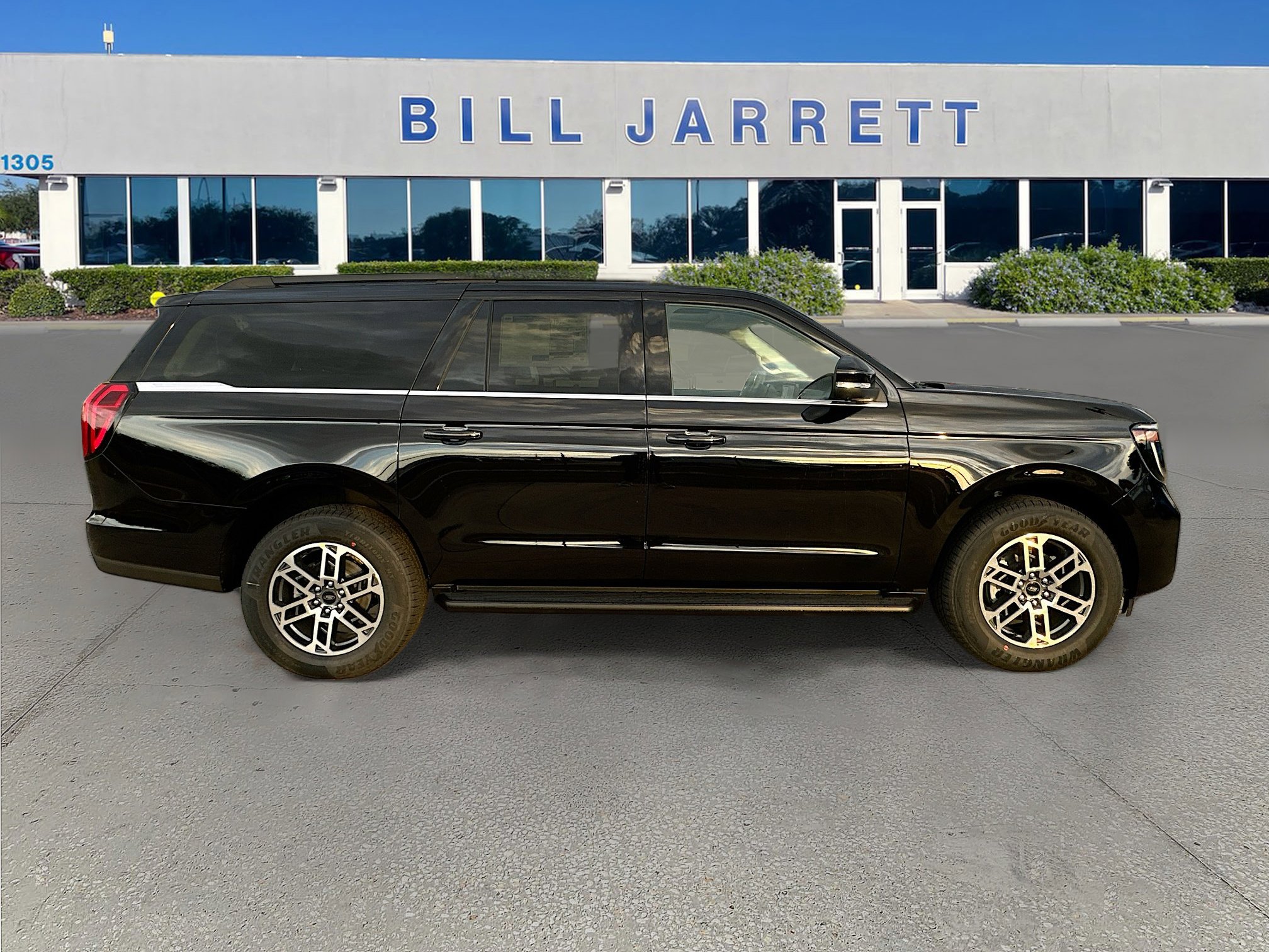 2025 Ford Expedition MAX photo 2