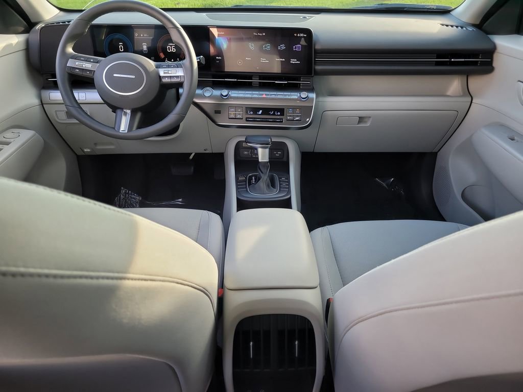 2025 Hyundai Kona SEL photo 9