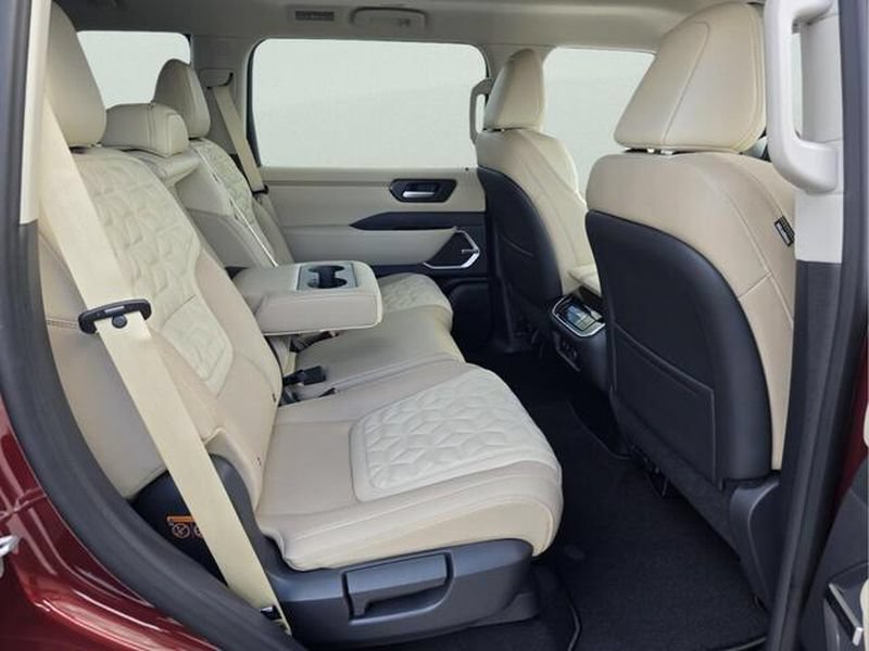 2026 Nissan Armada Platinum - Photo 15