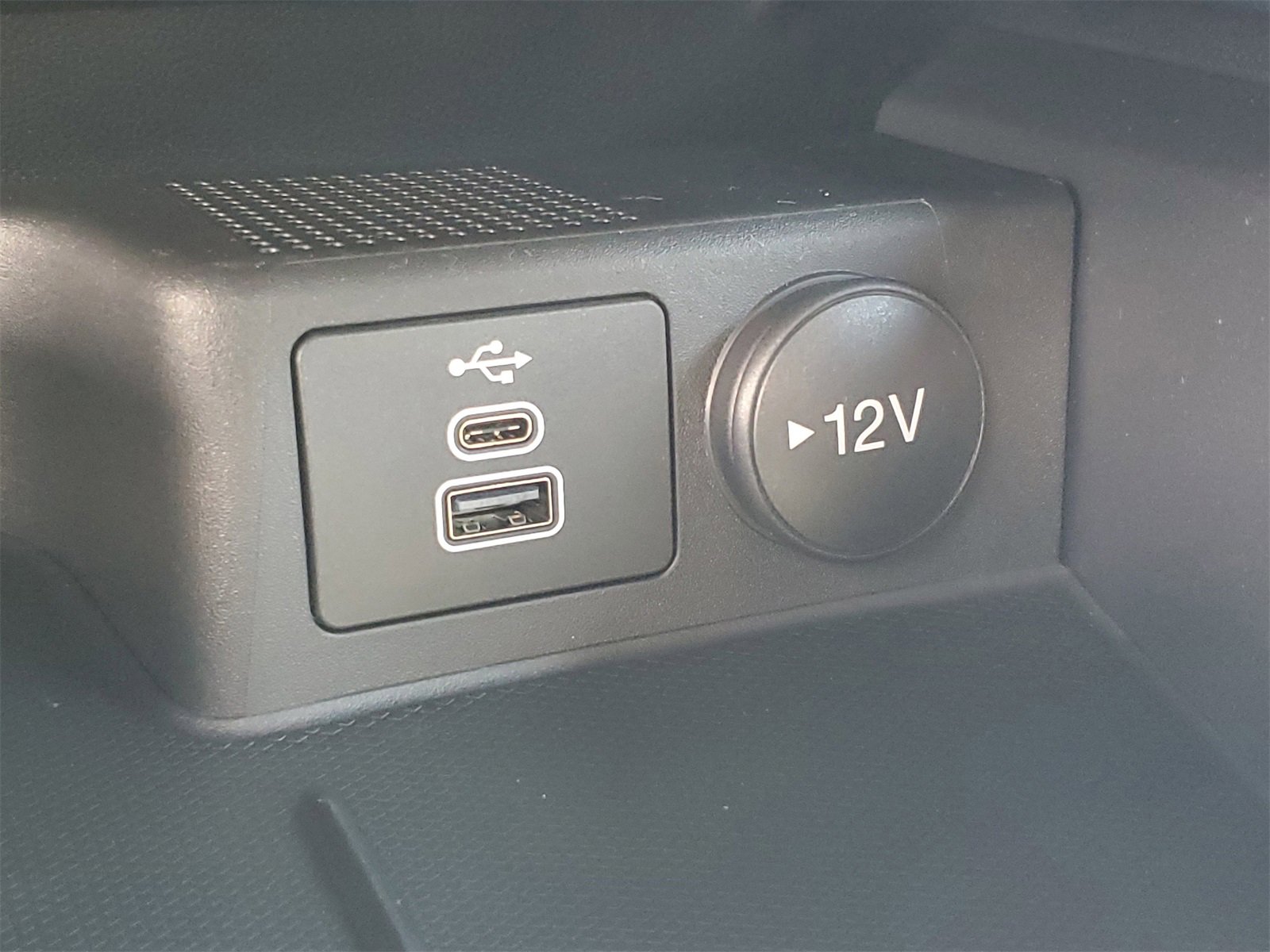 2025 Ford Escape ST-Line photo 25