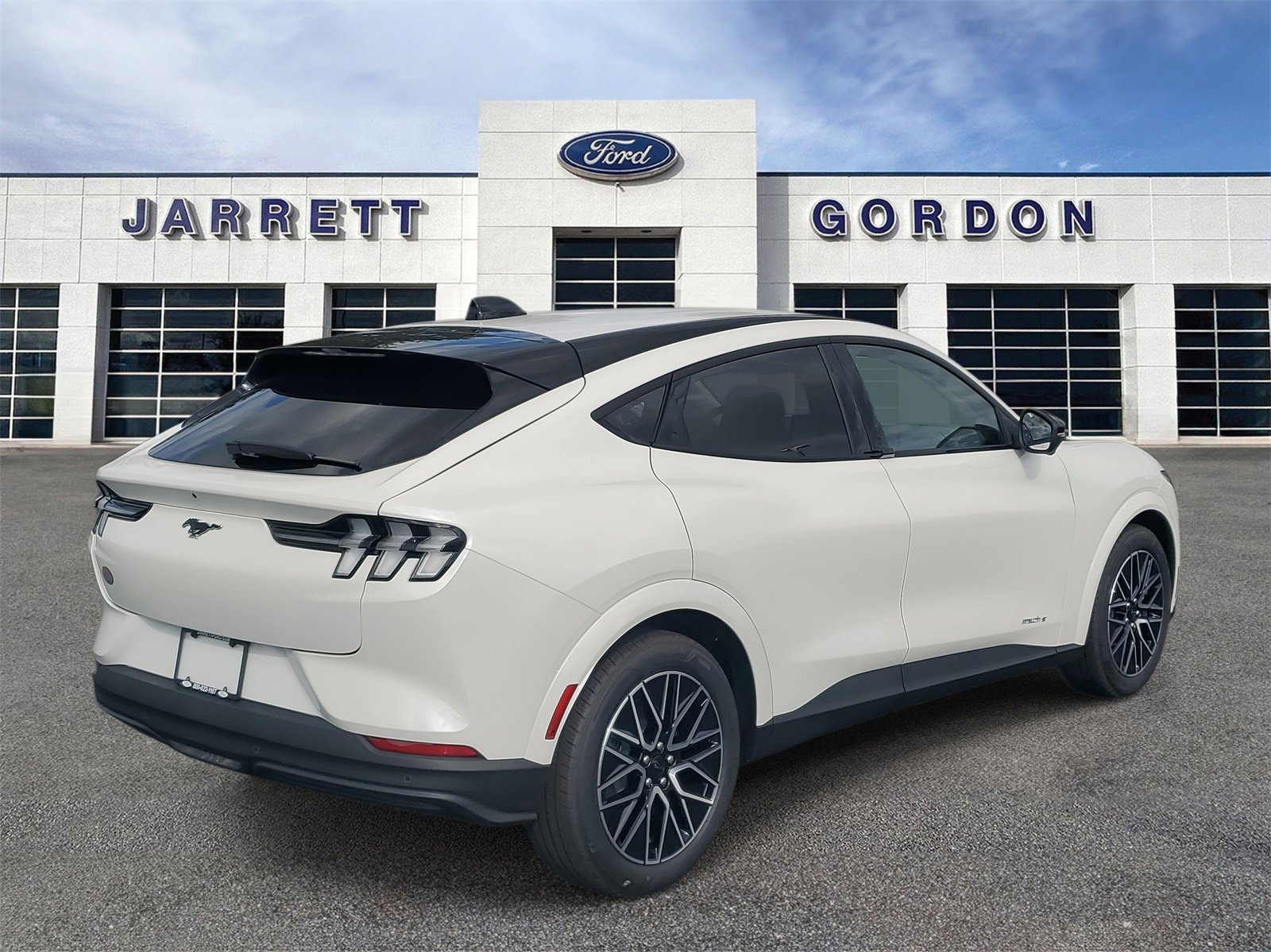 2025 Ford Mustang Mach-E Premium photo 4