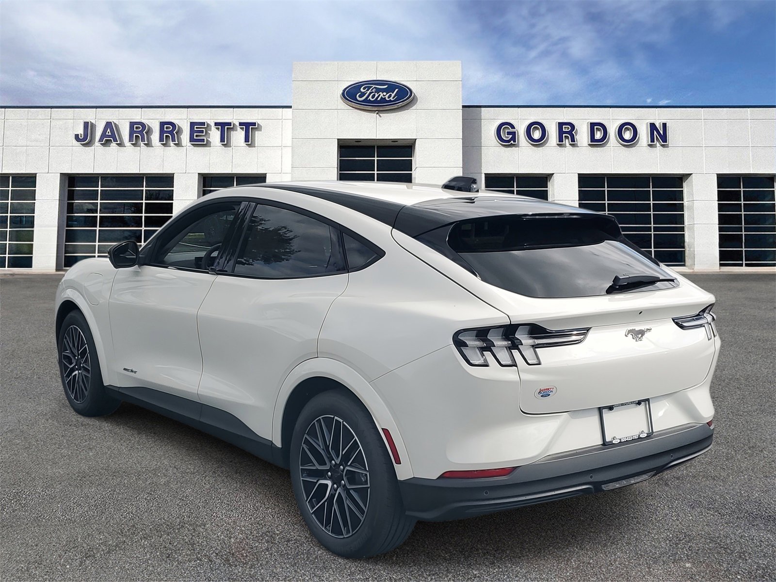 2025 Ford Mustang Mach-E Premium photo 3