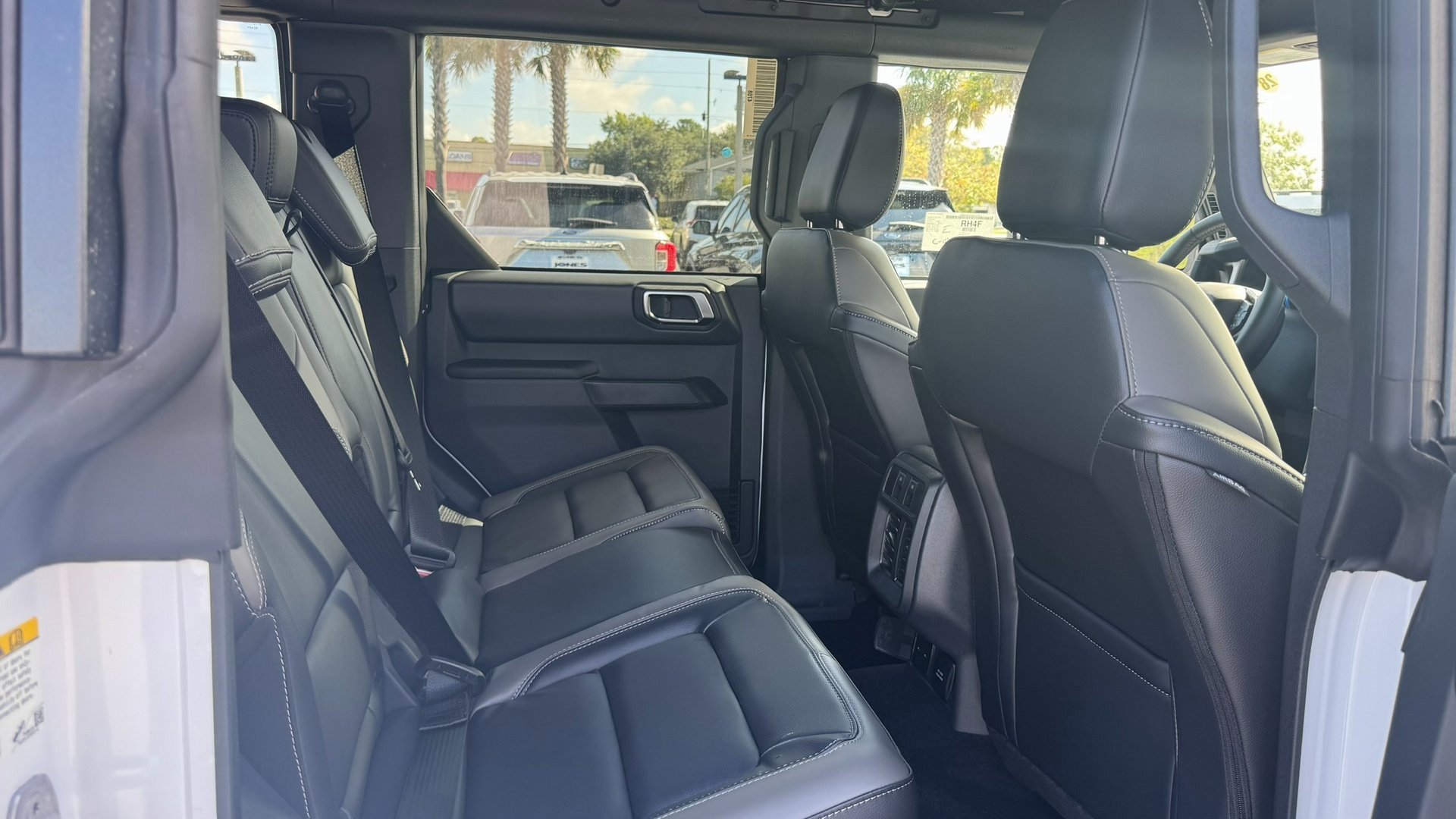 2025 Ford Bronco Outer Banks photo 4