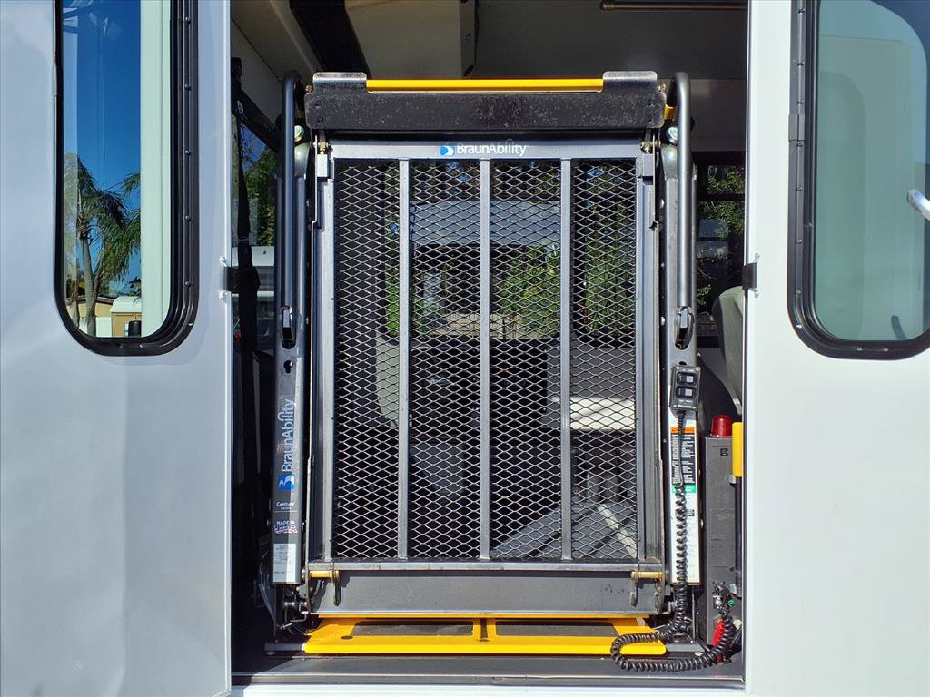2016 Ford E-Series Cutaway Base - Photo 10