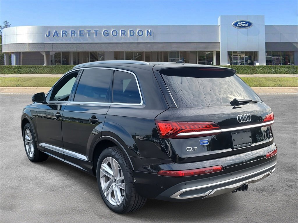 2021 Audi Q7 45 Premium photo 2