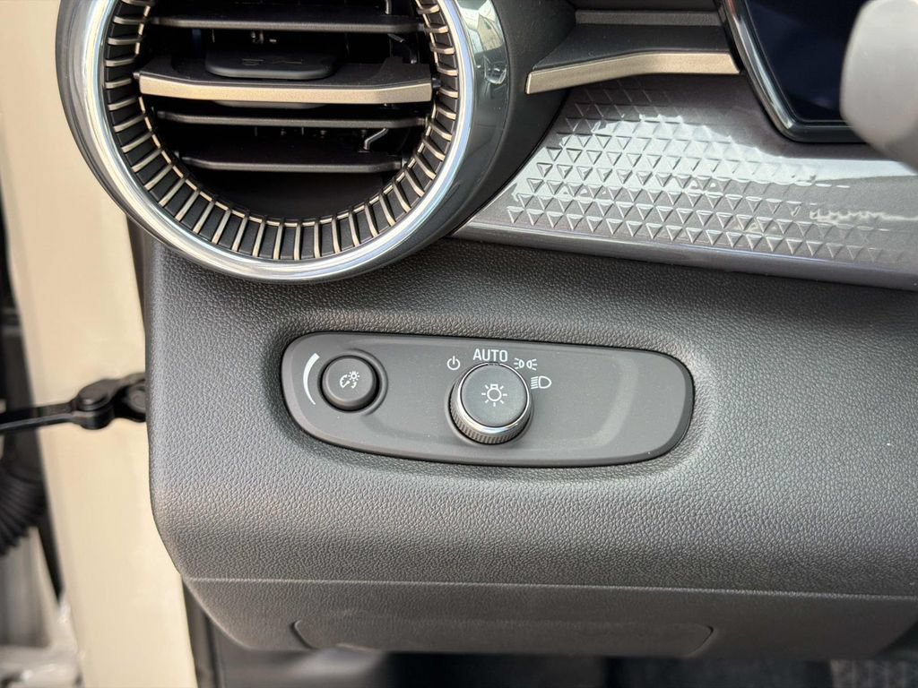 2026 Chevrolet Trax Activ - Photo 23