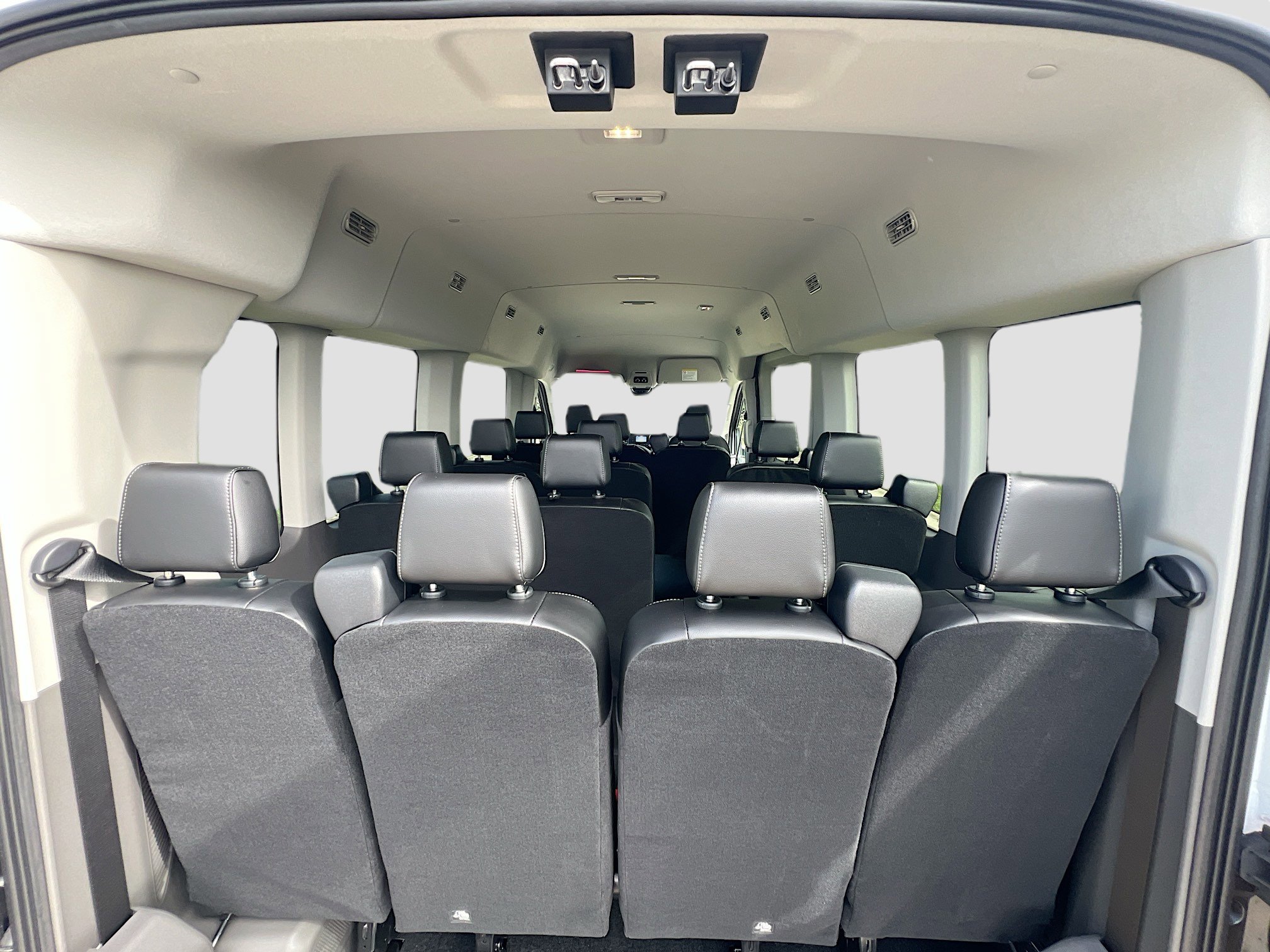 2025 Ford Transit Passenger XL photo 4