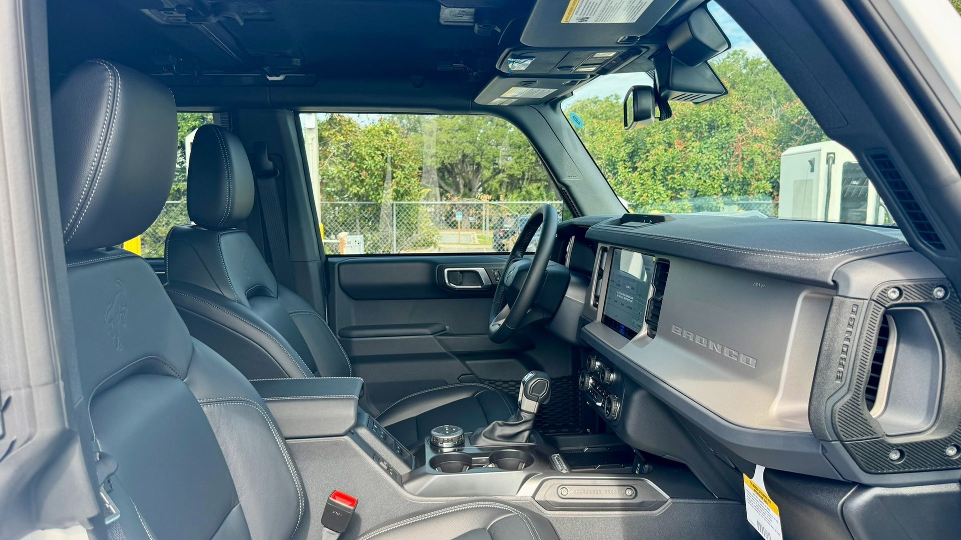 2025 Ford Bronco Outer Banks photo 5