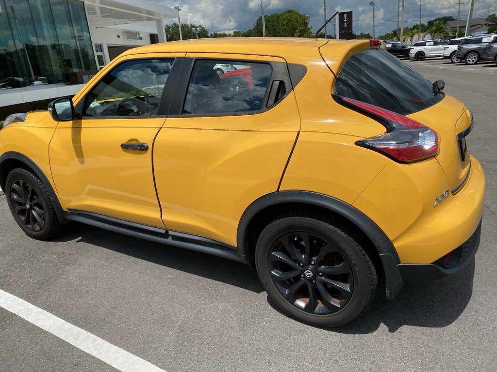 2016 Nissan Juke S photo 2