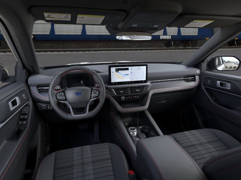 2026 Ford Explorer ST-Line photo 4