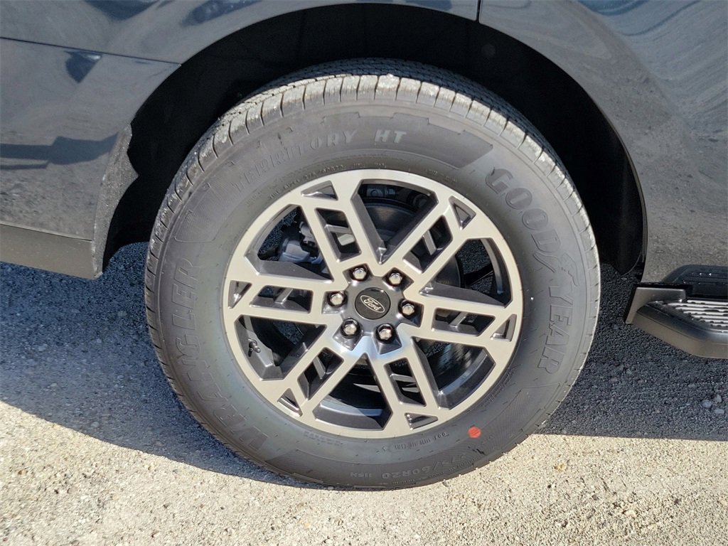 2025 Ford Expedition photo 4