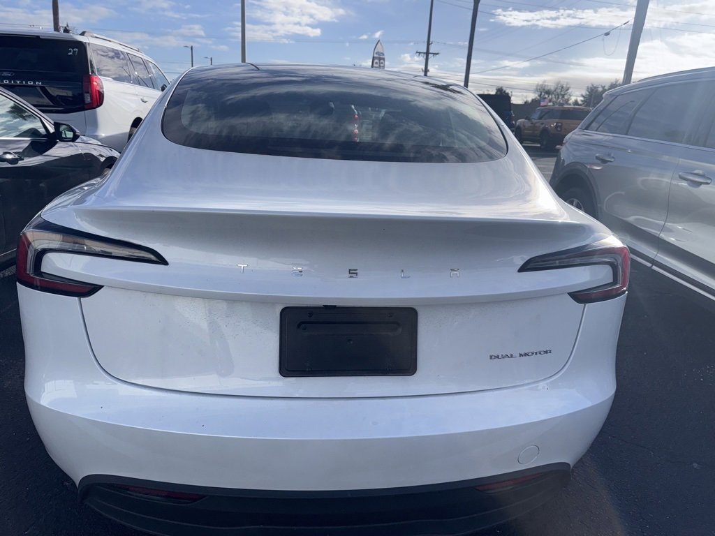 2025 Tesla Model 3 Long Range photo 4