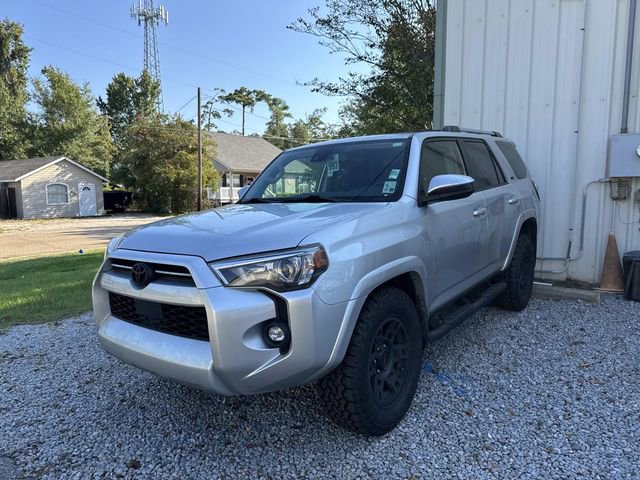 2023 Toyota 4Runner SR5 photo 3