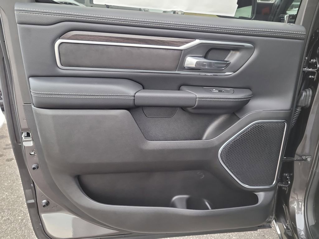 2026 Ram 1500 Laramie photo 7