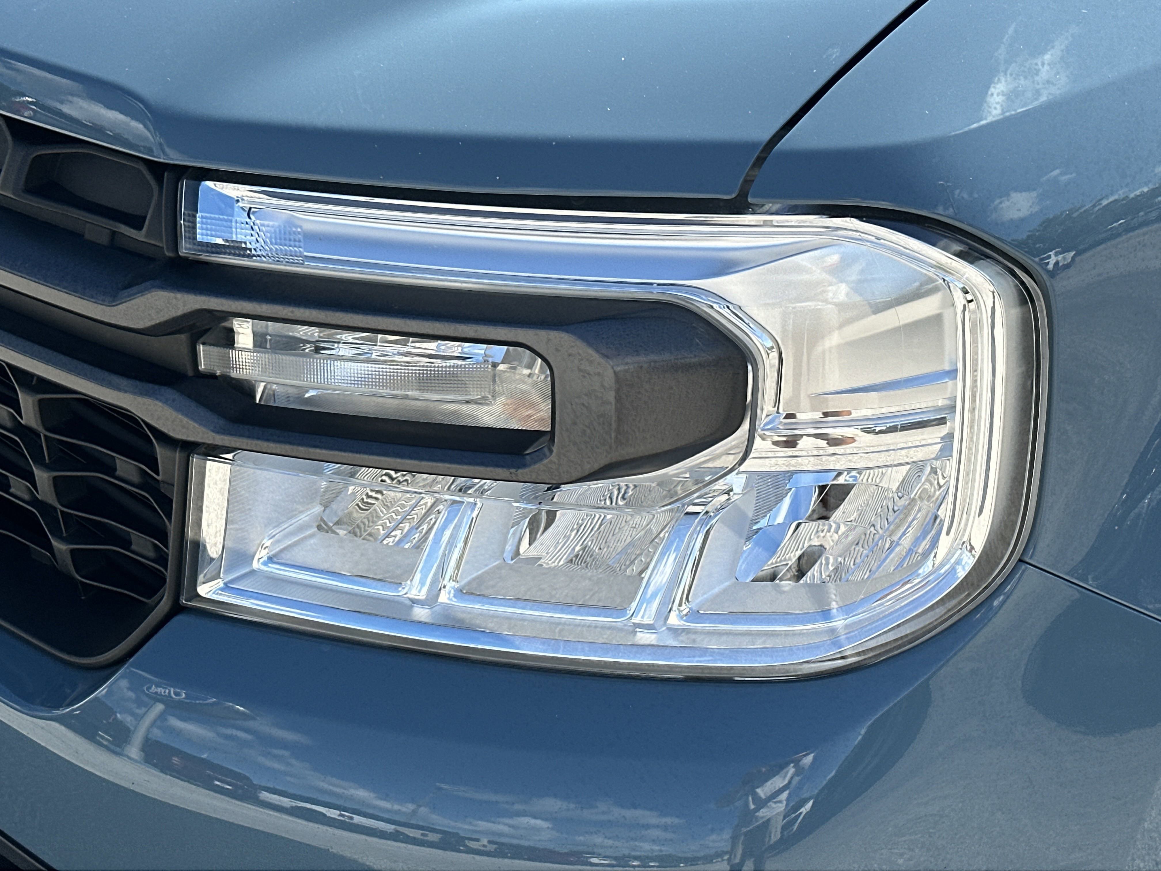 2022 Ford Maverick XLT photo 2