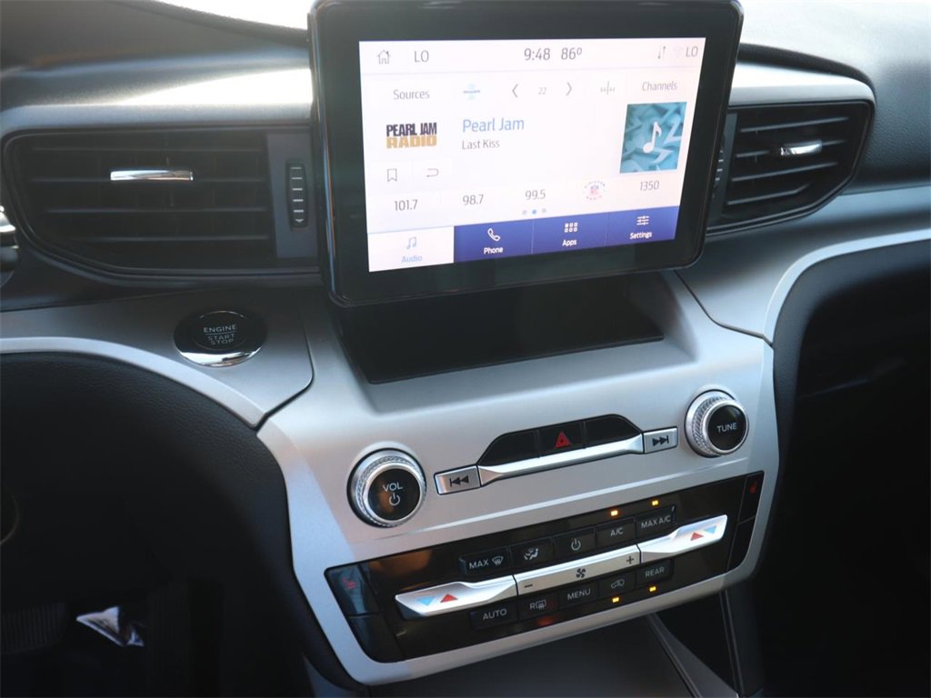 2022 Ford Explorer XLT photo 16