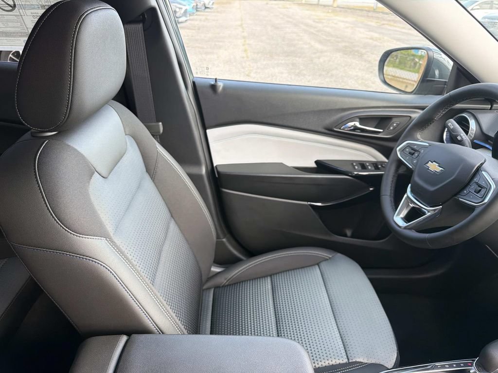 2026 Chevrolet Trax LT - Photo 11