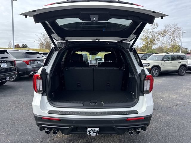 2026 Ford Explorer ST - Photo 7