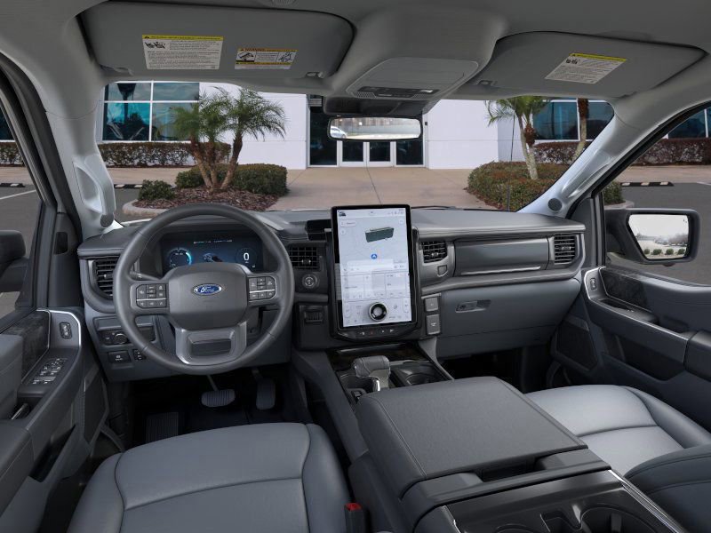 2025 Ford F-150 Lightning Flash - Photo 9