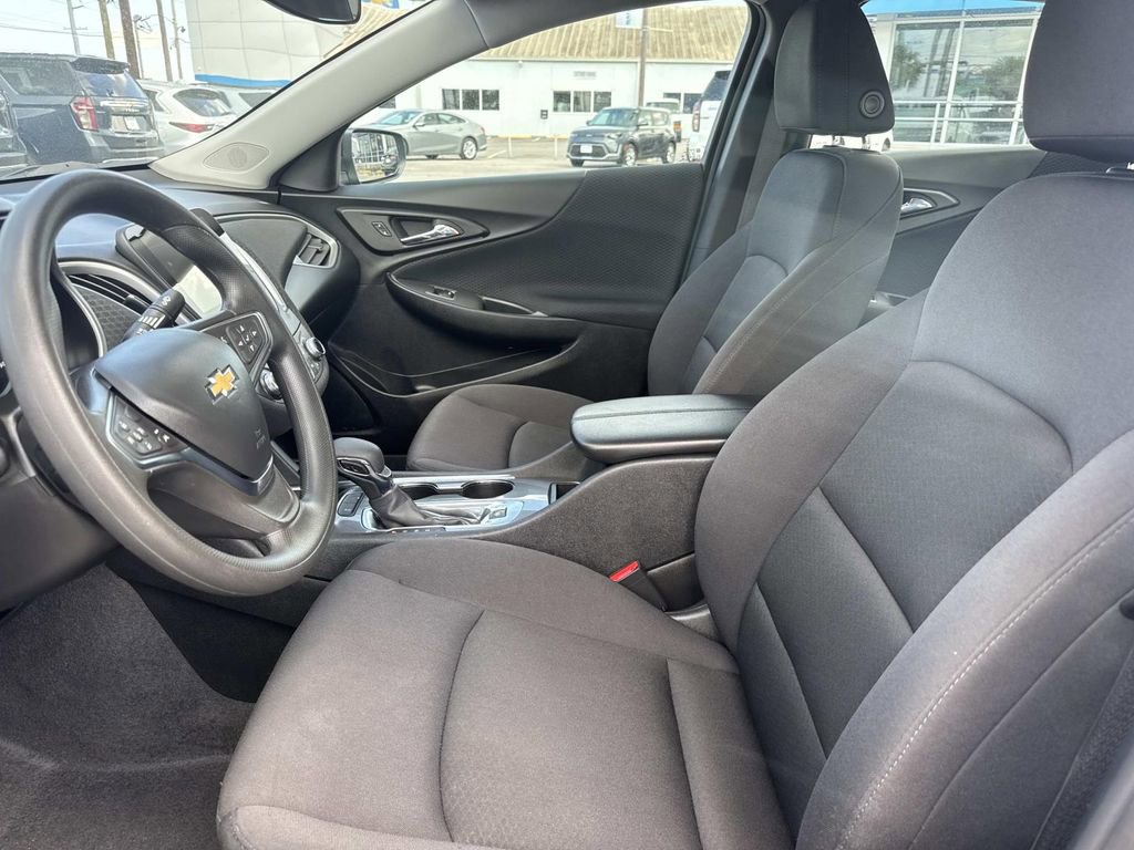 2024 Chevrolet Malibu 1LT photo 13
