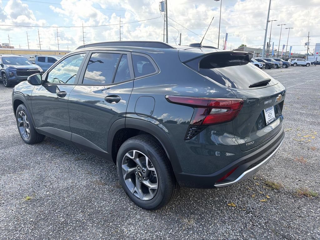 2026 Chevrolet Trax LT - Photo 6