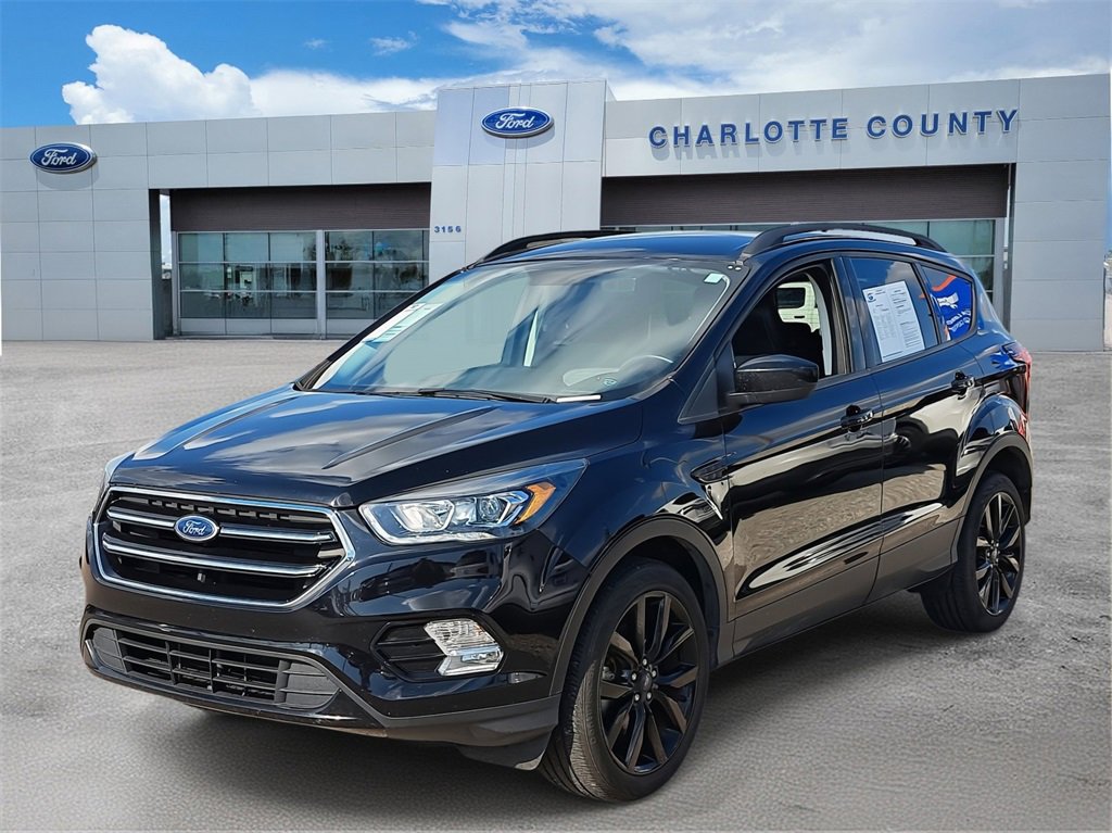 Used 2019 Ford Escape SE with VIN 1FMCU9GD3KUA71070 for sale in Port Charlotte, FL