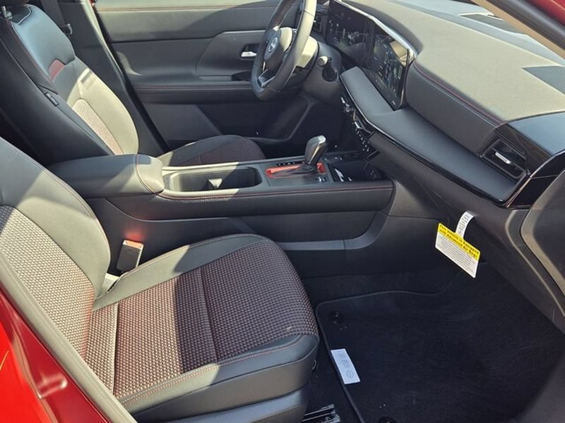 2026 Nissan KICKS SR - Photo 15