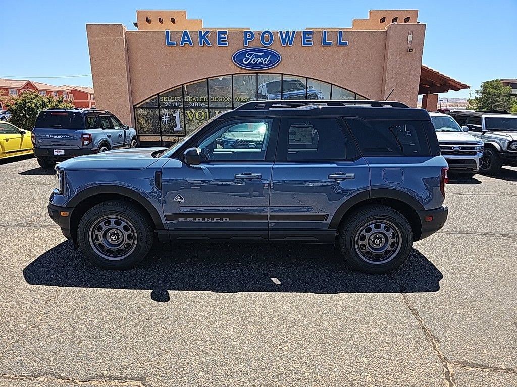 2024 Ford Bronco Sport Outer Banks photo 2