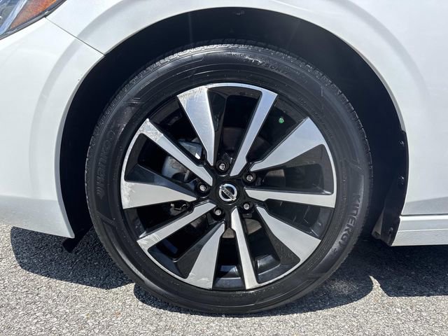 2023 Nissan Sentra SV photo 4