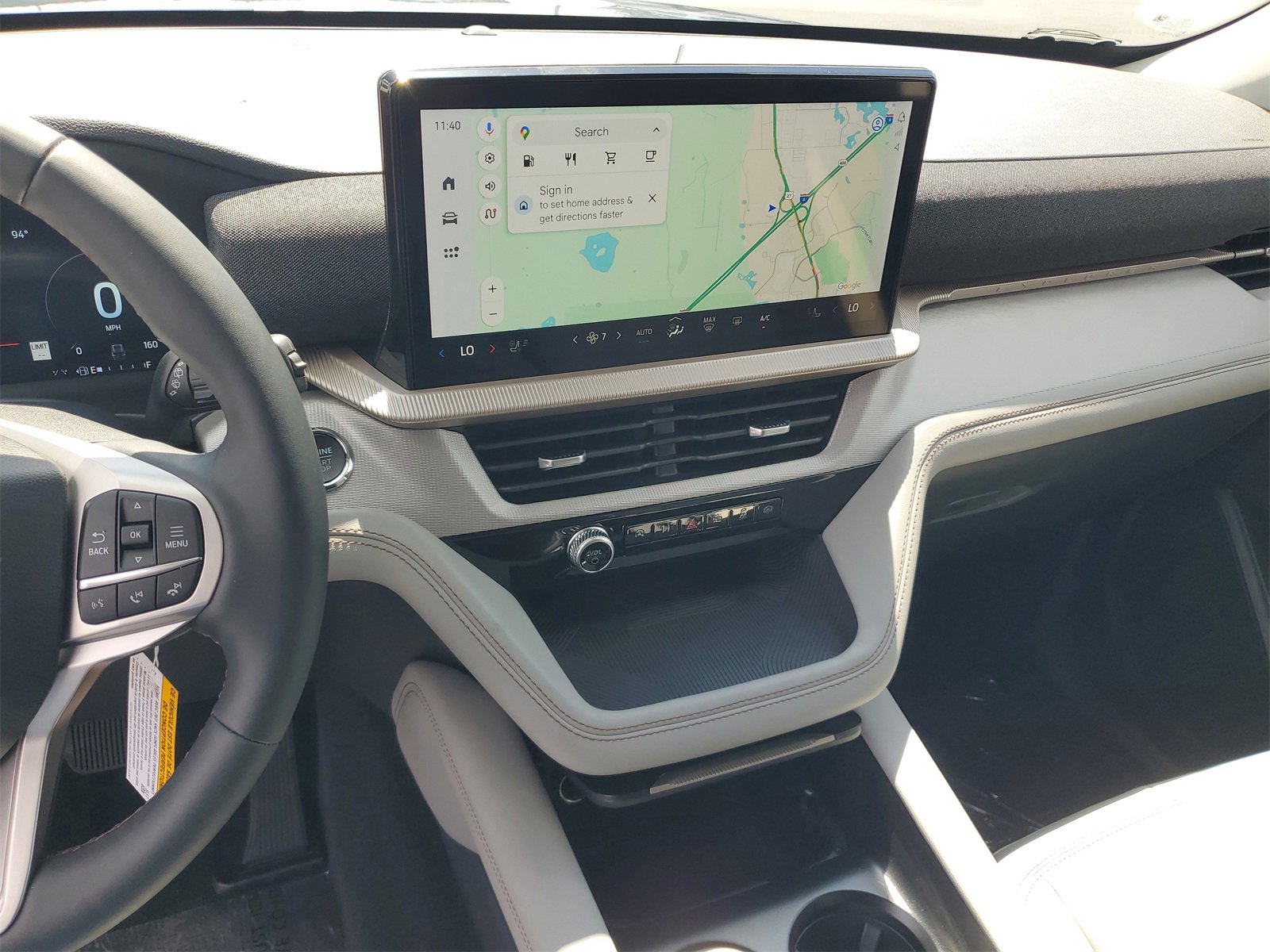 2025 Ford Explorer photo 19