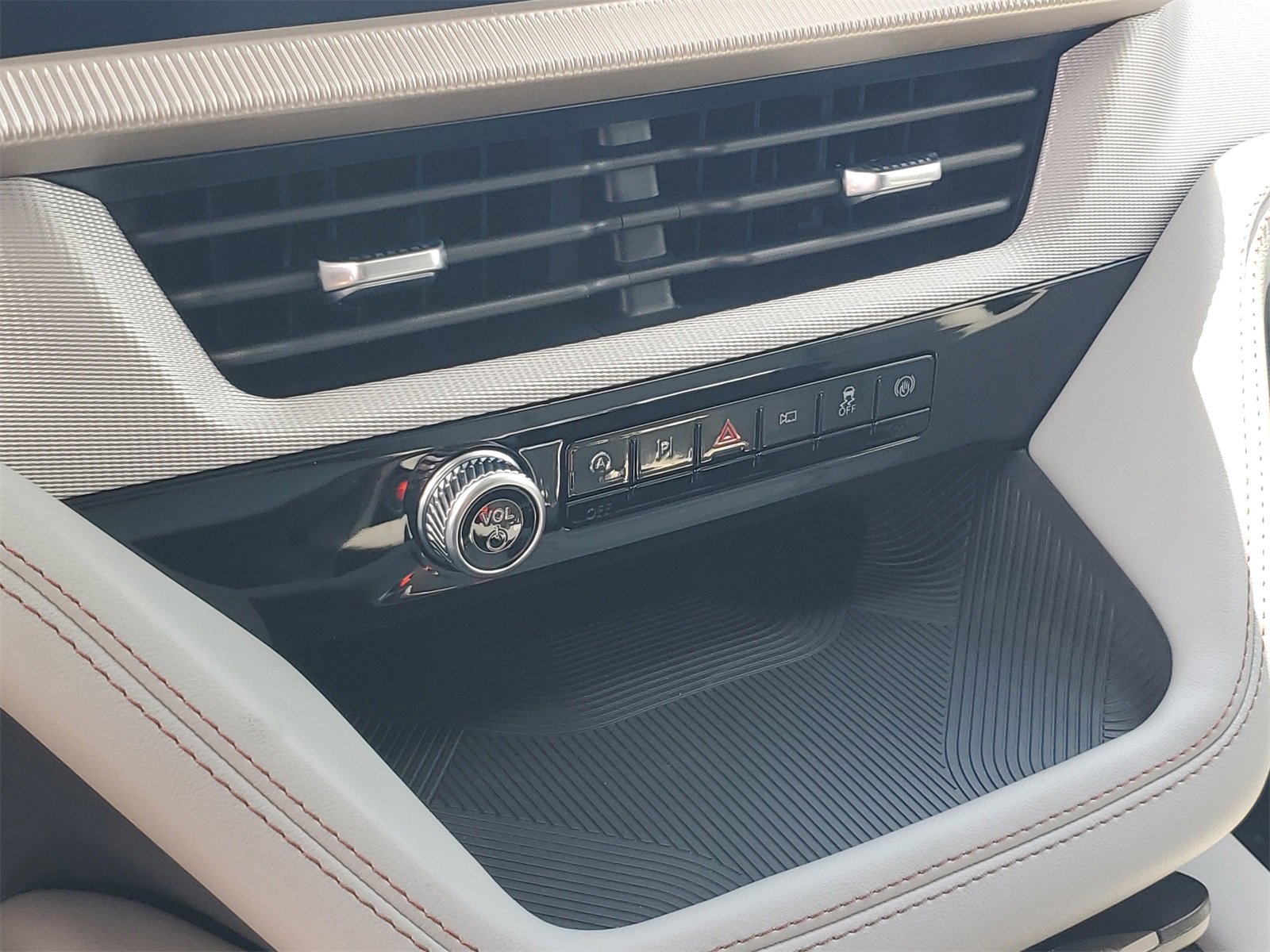 2025 Ford Explorer photo 22