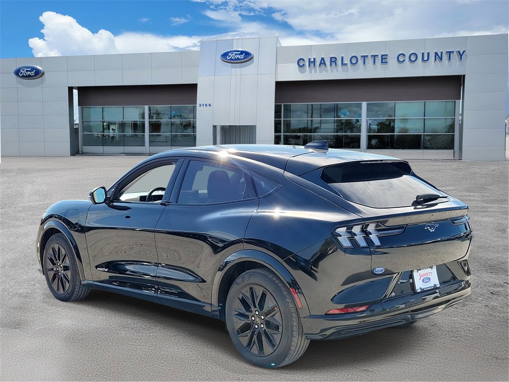 2025 Ford Mustang Mach-E Premium photo 3